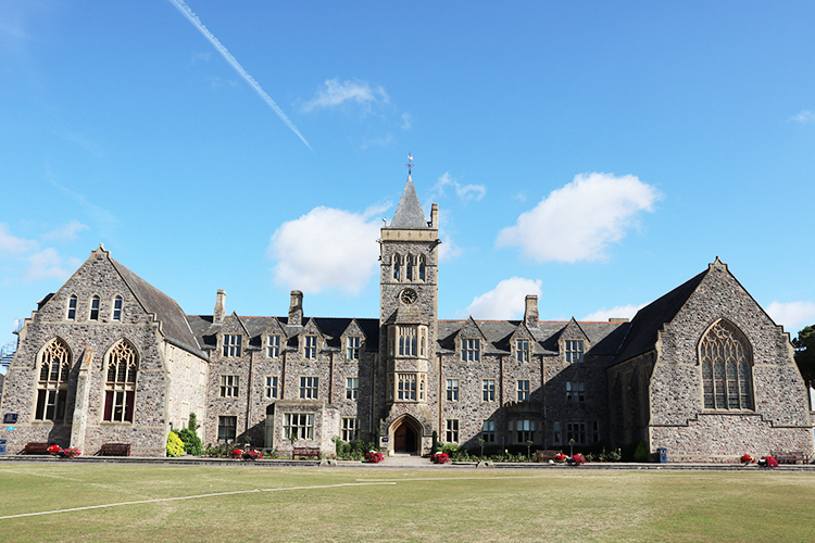Taunton School ,英國遊學團