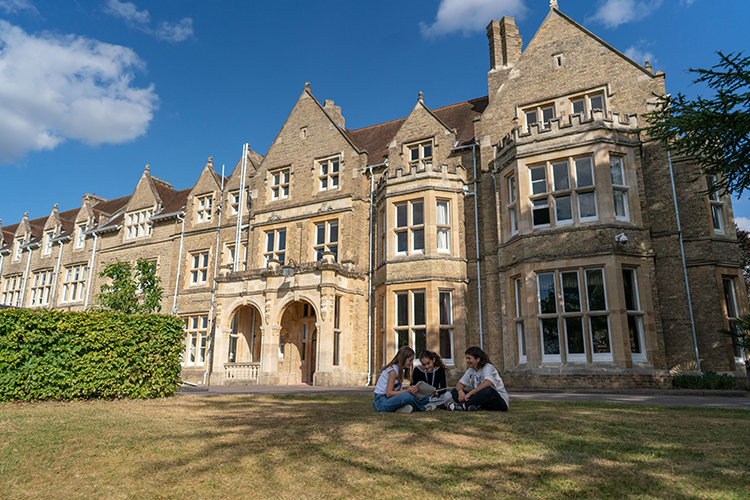 St. Hilda's College, University of Oxford,英國遊學團